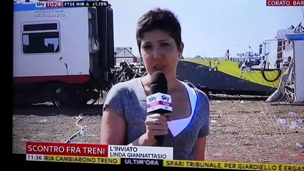 Télécharger la video: Incidente ferroviario tra Andria e Corato - Indagini della Polizia Scientifica - 14 luglio 2016