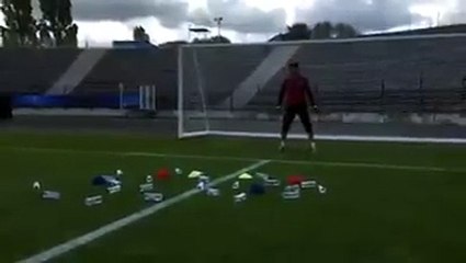 Petr Cech'in Boş Şişeler ile Yaptığı Antrenman