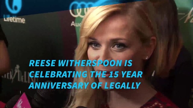 Reese Witherspoon bends and snaps for ‘Legally Blonde’ anniversary