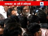Concerned politicians, celebrities visit Bal Thackeray