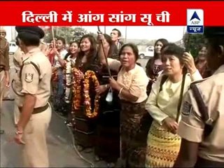 Aung San Suu Kyi arrives in India, to meet PM Manmohan Singh