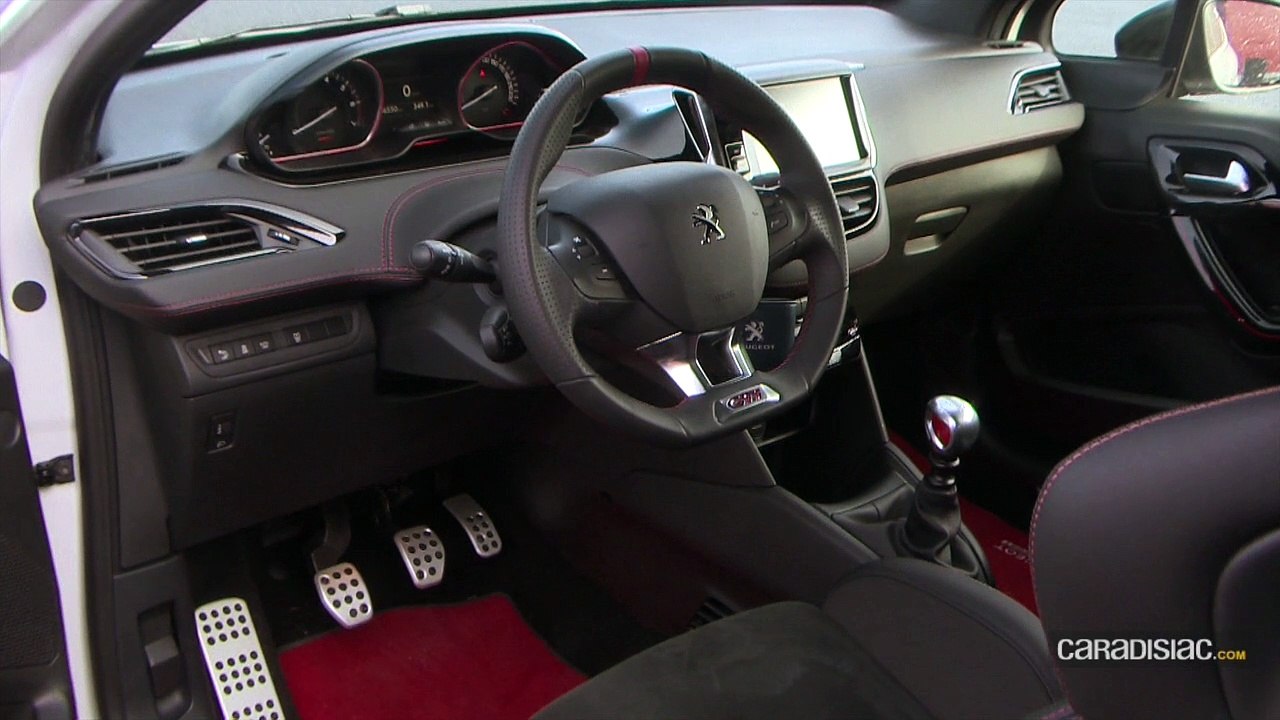 Les essais de Soheil Ayari : Peugeot 208 GTi 30 th