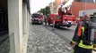 Brandweer heeft uitslaande brand in pand aan het Damsterdiep in Stad snel onder controle - RTV Noord