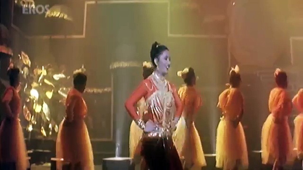TO SHAHER HAI , MAI TERI SHAIRI - MADHURI DIXIT PERFORMANCE
