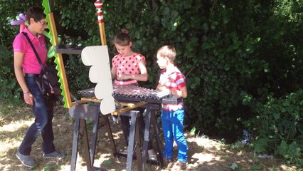 Musique poétique sur drôles d'instruments