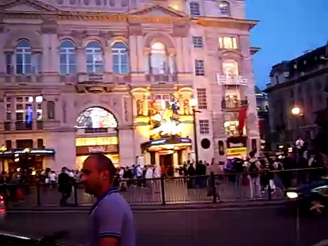 LONDON - Piccadilly Circus at night - part 1