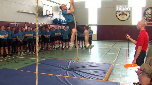 14-Juillet. Les élèves sous-officiers de Châteaulin préparent le défilé 3/4
