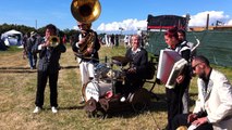 La fanfare Sergent Pépère au festival Chauffer dans la noirceur