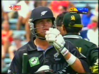 Epic LBW Dismissal! Shoaib Akhtar's Bold Bowling vs New Zealand in Auckland 2001 🏏