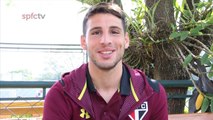 Calleri canta sua música em despedida do São Paulo