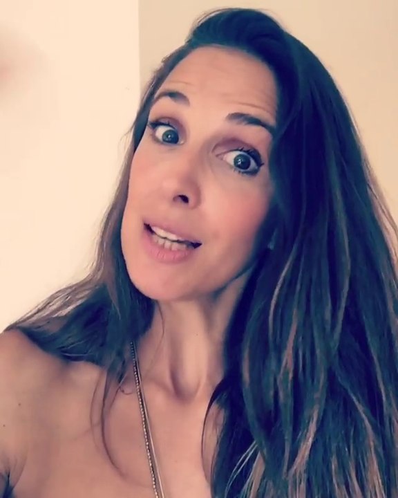 Nuria Fergó: "Bailando bajo la lluvia" ya a la venta