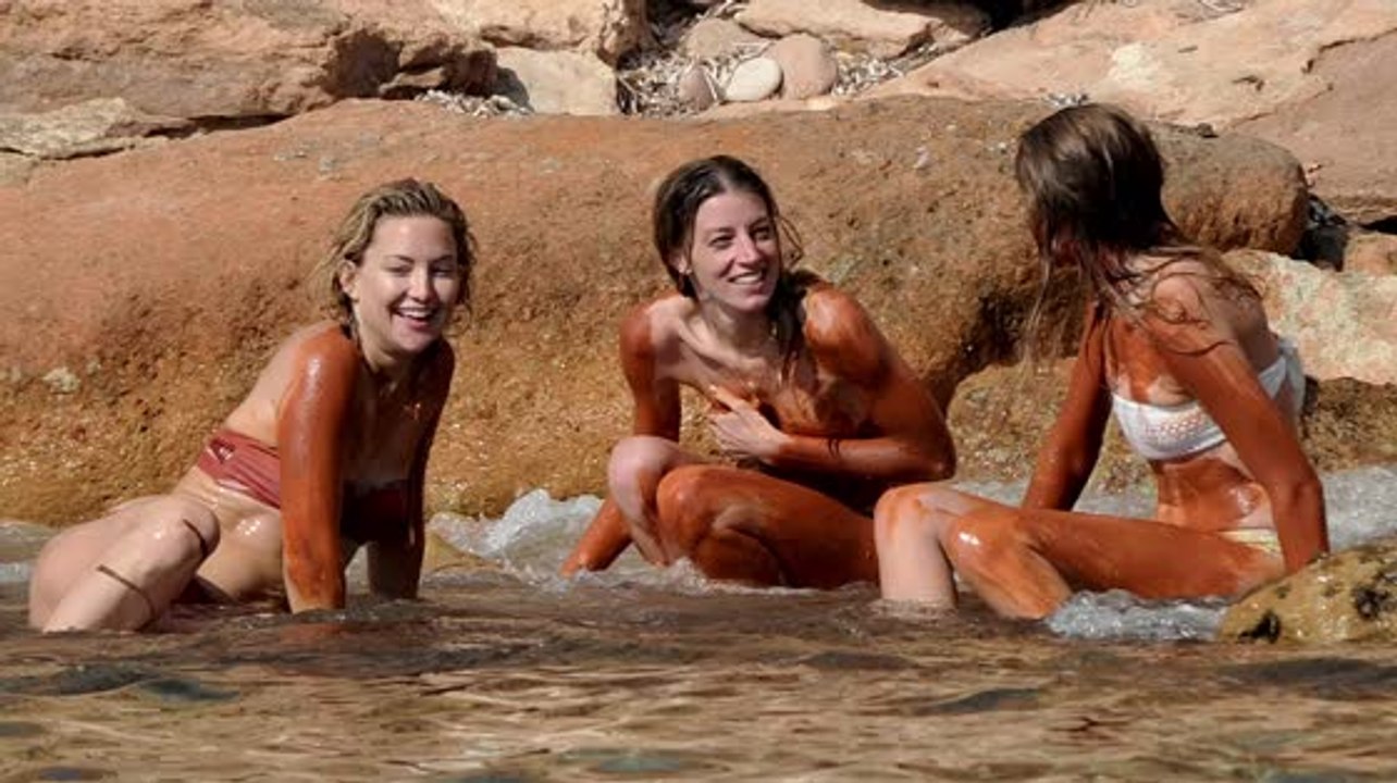 Kate Hudson Flashes Her Dirty Bikini Body