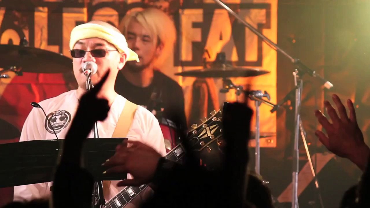 「30%LESS FAT結成15周年ワンマンショー  」オープニング映像　（春告鳥PVより）