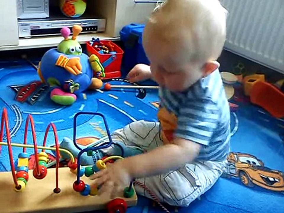 Baby 10 months Motorik