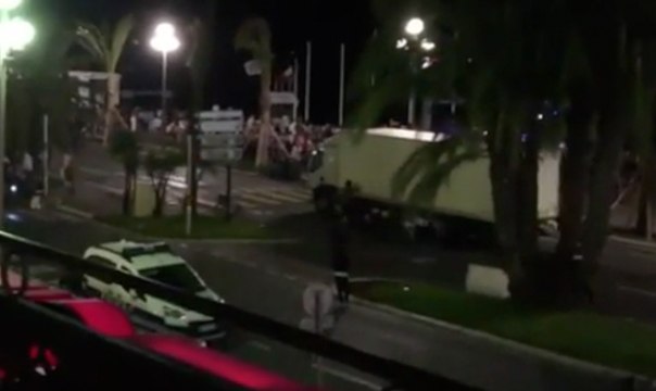 Attentat à Nice: un camion fonce sur la foule, au moins 84 morts
