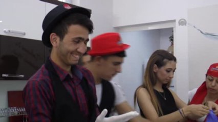 İşitme Engelli Gençler Çikolata Yapımını Öğrendi