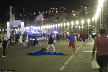 Fransa'da Terör Saldırısı Sonrası 'Zafiyet' Tartışması