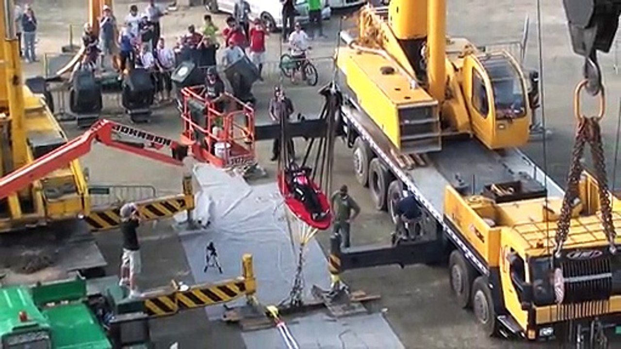 Impressionnant : ils testent une catapulte humaine