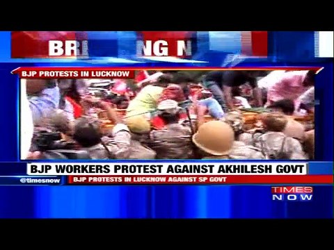 Water Used to Control BJP Workers Protests Against Akhilesh Yadav's Government