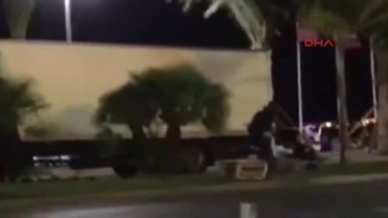 Nice Saldırganına Polisin Müdahale Anı Kameralara Yansıdı