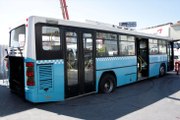 Ümraniye'de Otobüs Çöken Yola Sıkıştı