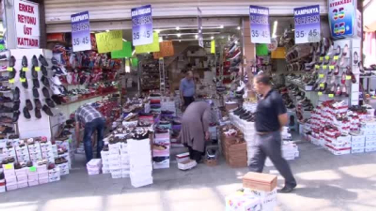 Ayakkabıda Sezon Sonu İndirimleri Erken Başladı