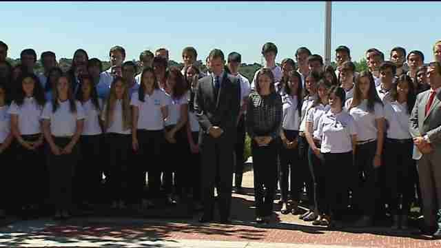 Los Reyes, en silencio, rinden homenaje a las víctimas de Niza