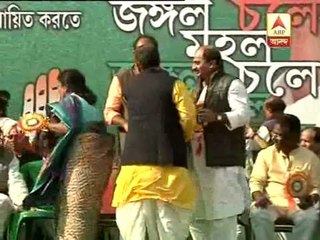 Union Minister  Jairam Ramesh arrives at Congress rally in Lalgarh