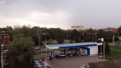 En moins de 30 secondes une tempête s'abat sur la ville