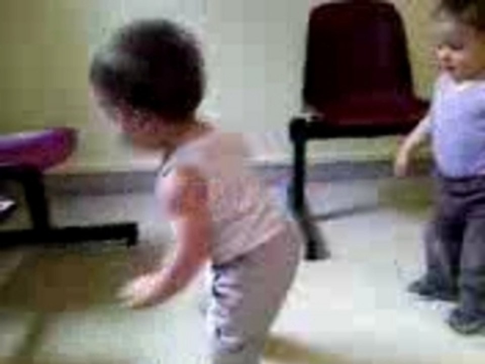 Jumeaux qui dansent