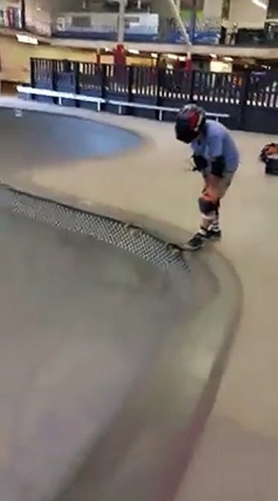 Adrénaline - skateboard : A 12 ans, Asher Bradshaw replaque parfaitement des 900 !