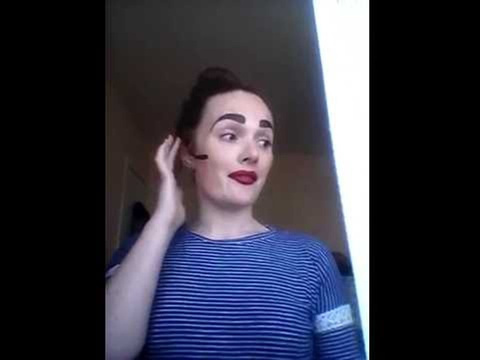 Irish Comedian Parodies Supermarket Cashier