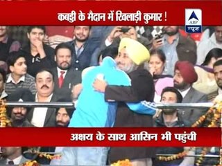 Akshay Kumar and Asin promote 'Khiladi 786' at Kabaddi world cup