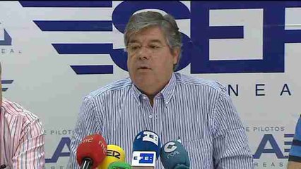 Los pilotos de Air Europa convocan huelga en plena operación salida de agosto