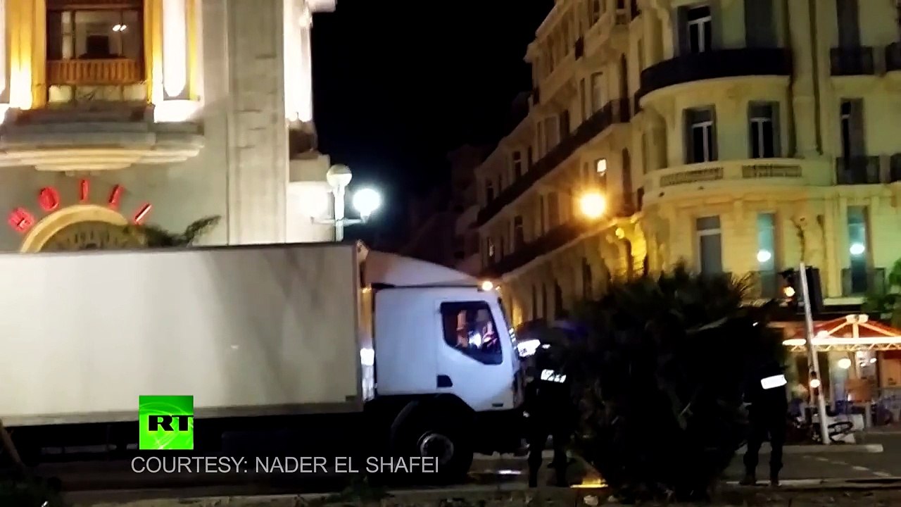 Attaque de nice - le moment du fusillade , la police tue le chauffeur