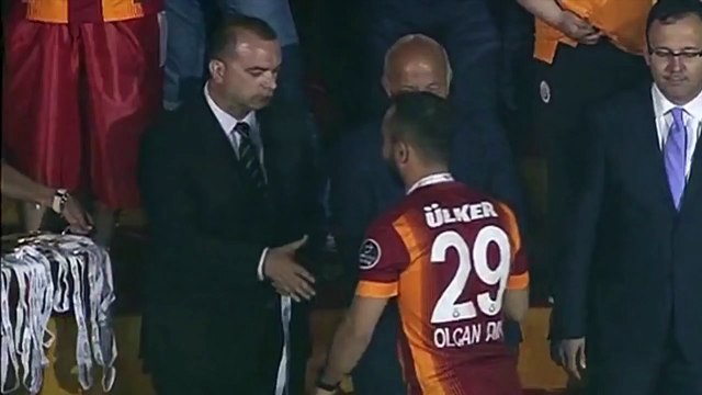 Wesley Sneijder bir şey söyleyecek şşş Fener Ağlama HD