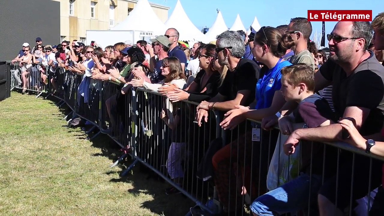 Brest 2016. Une battle entre deux DJs et un Bagad