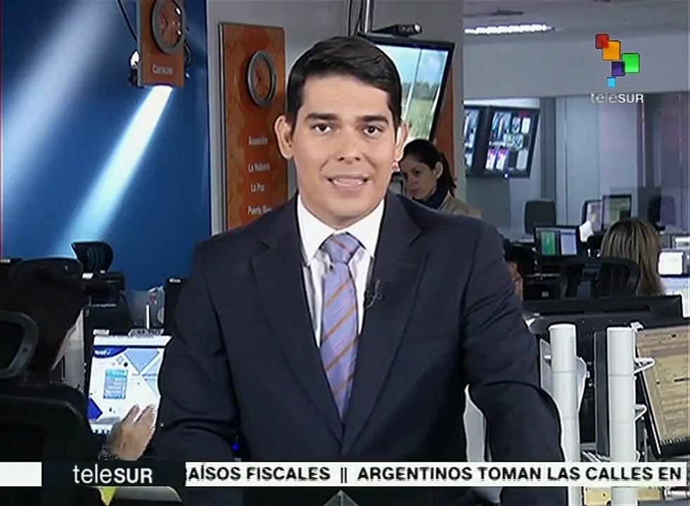 Hollande da condolencias en Niza a familiares de víctimas por atentado