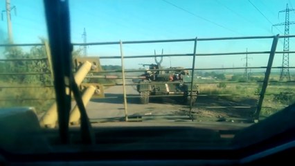 Украинские каратели расстреливают дома мирных жителей  в Первомайске. Просто так. Развлекаются.