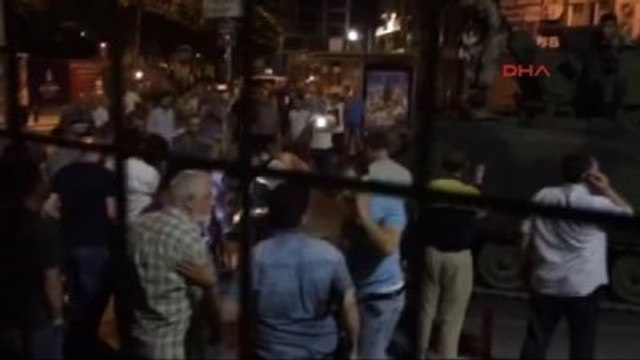 Bayrampaşa Çevik Kuvvet Önünde Arbede 3