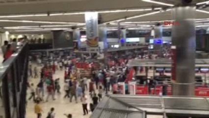 Havalimanına Çok Sayıda Kişi Böyle Girdi
