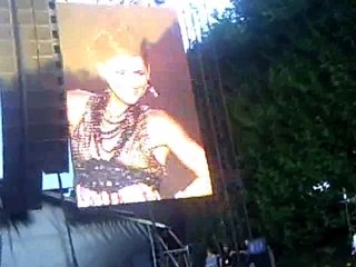 Nelly Furtado - Concert de la Fraternité