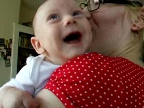 jolan rit comme un foufou la tete