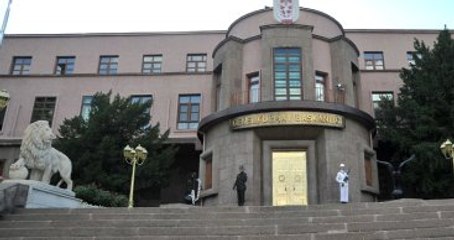 Genelkurmay Binası Darbecilerin Elinde! Vatandaşa Gaz Bombası Atıyorlar