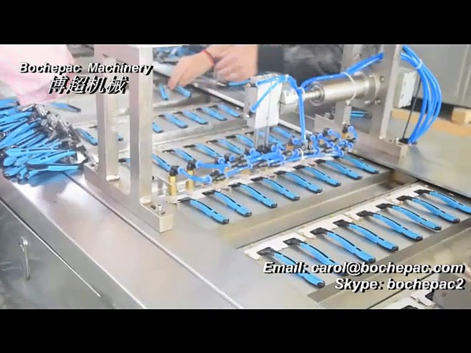 Papier et emballages en plastique Machine：automatic disaposable razor lock card packing machine