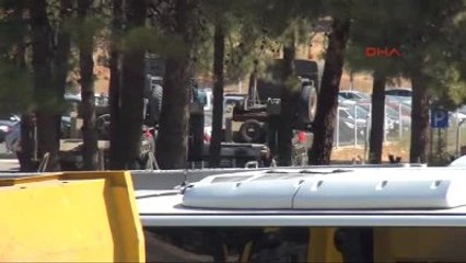 Gaziantep'te 5'inci Zırhlı Tugay Çıkışı İş Makineleriyle Kapatıldı