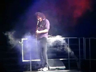 QUEEN (live in Belgrade 2008.10.29)- Brian May solo