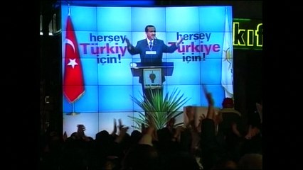 Turkish forces try to crush last remnants of coup after Erdogan returns