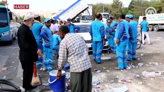 Vatandaşlar 20. Zırhlı Tugay Komutanlığı önünde bekliyor
