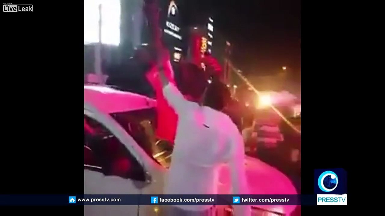 Un char écrase un taxi - Coup d'état en Turquie